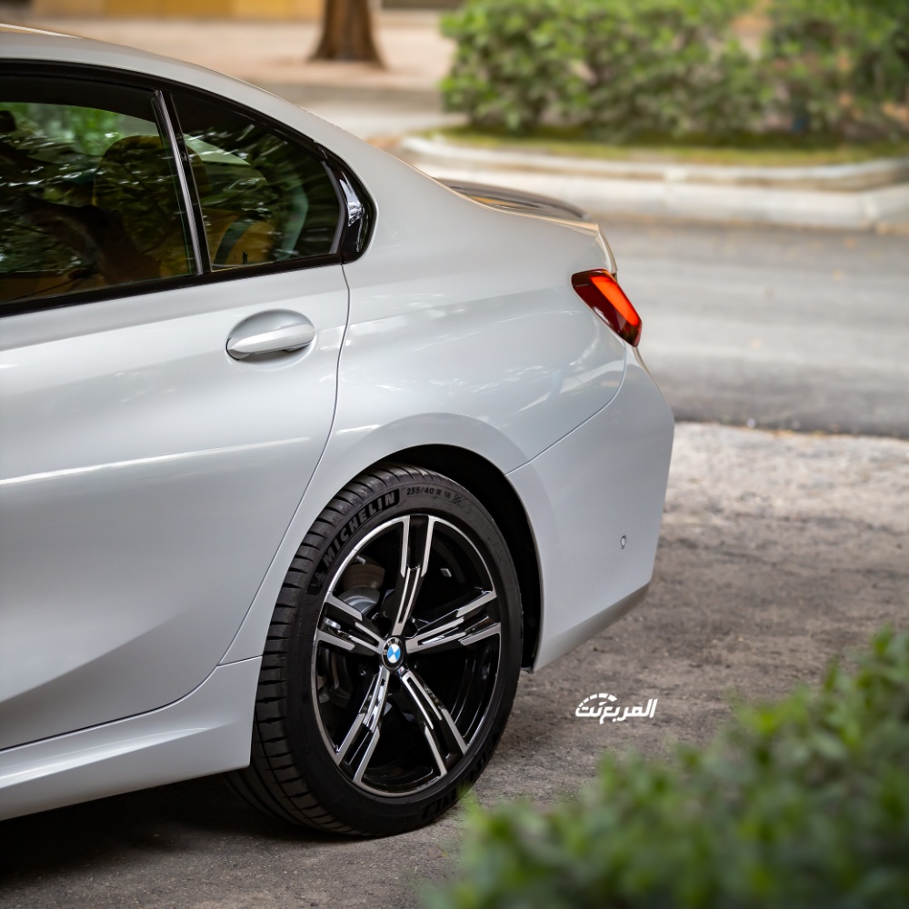 بي-ام-دبليو-الفئة-الثالثة-المربع-نت-28-2