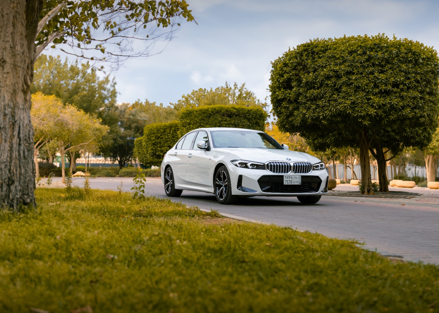 بي-ام-دبليو-الفئة-الثالثة-المربع-نت-9-2