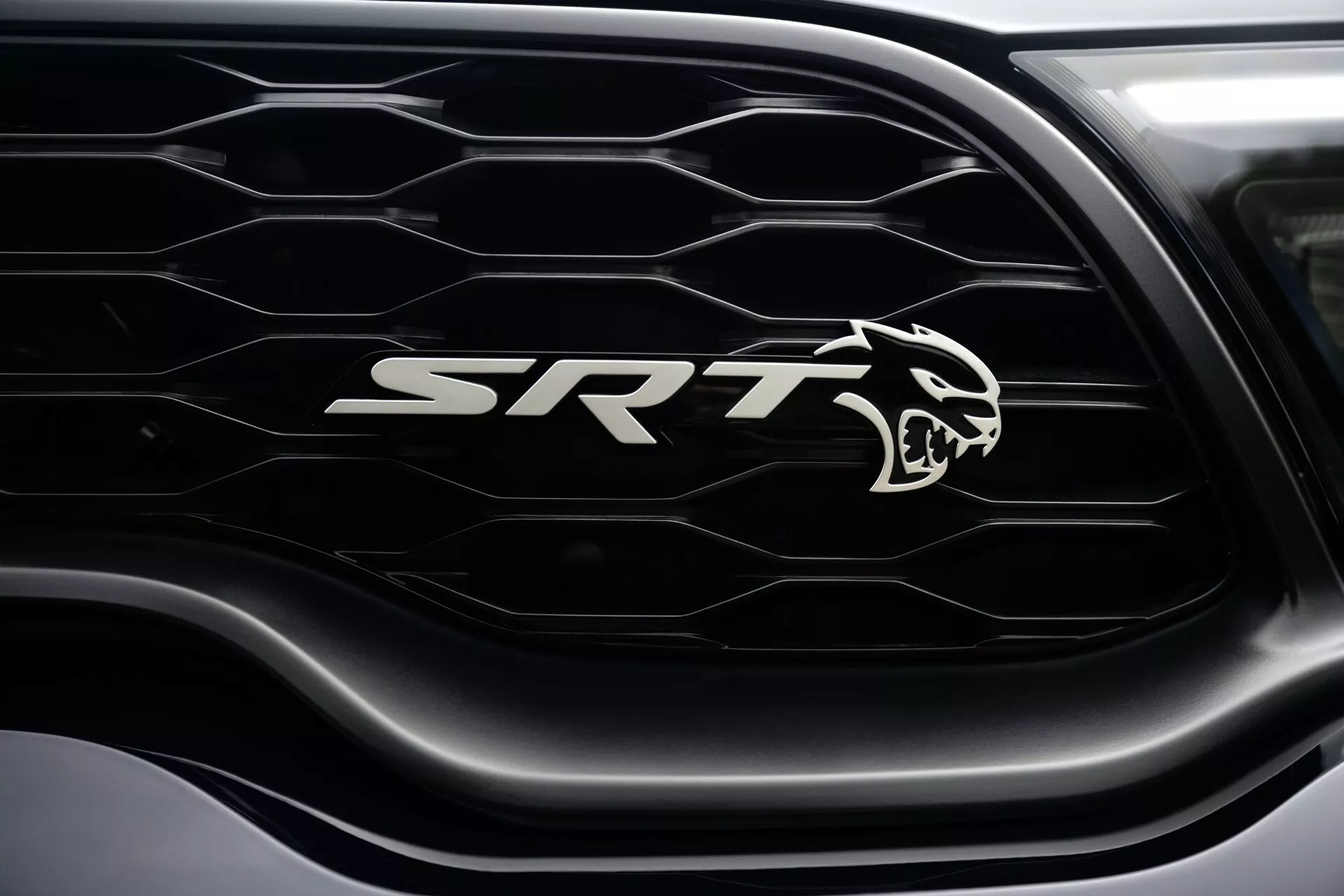 دودج دورانجو SRT "هامرهيد" الجديدة بقوة 720 حصان هي أغلى SUV صنعتها دودج حتى الآن دودج دورانجو SRT "هامرهيد" الجديدة بقوة 720 حصان هي أغلى SUV صنعتها دودج حتى الآن 8