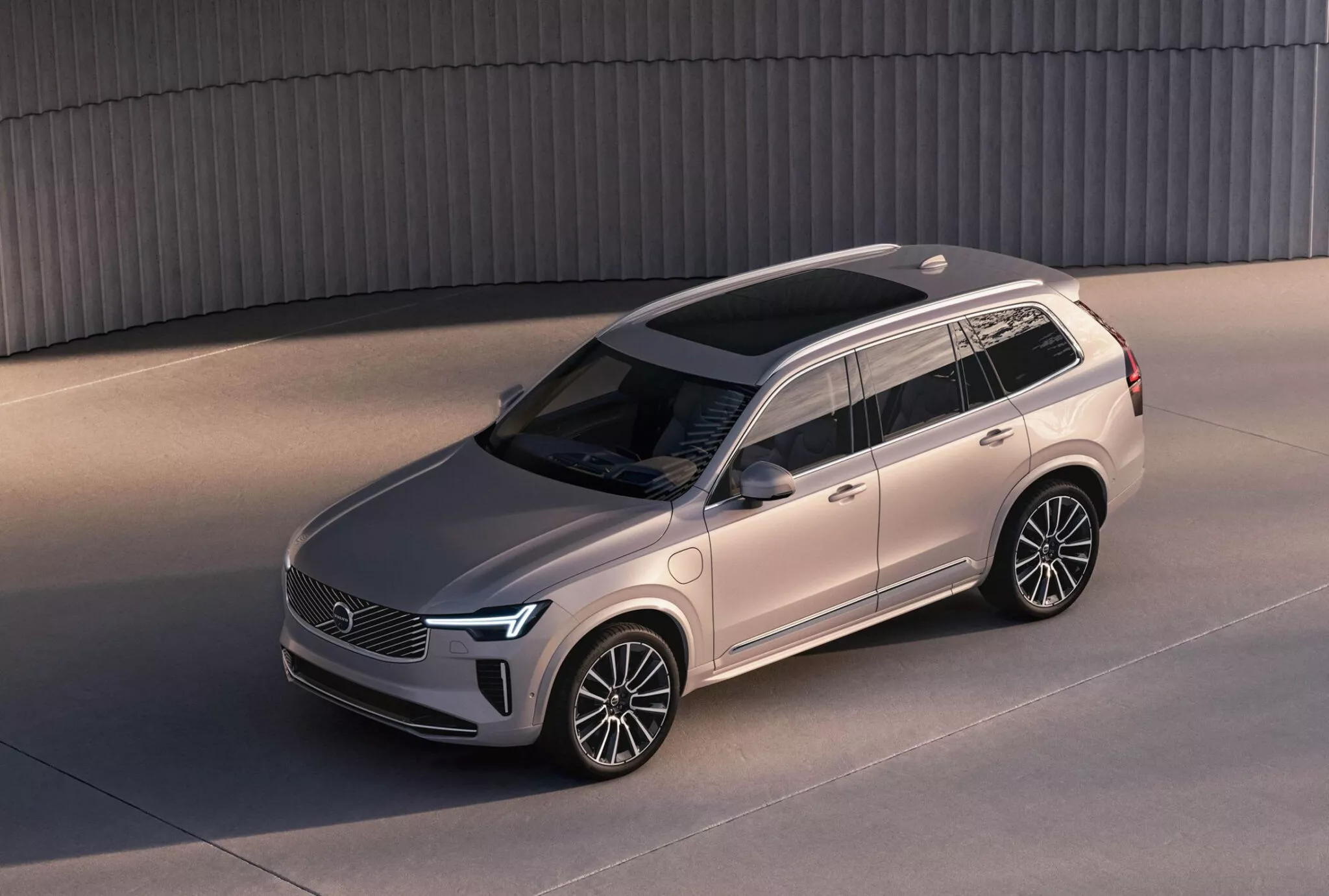 فولفو XC90 2025 فيس ليفت الجديدة تنطلق بمحركات بنزين عالية الكفاءة فولفو XC90 2025 فيس ليفت الجديدة تنطلق بمحركات بنزين عالية الكفاءة 4