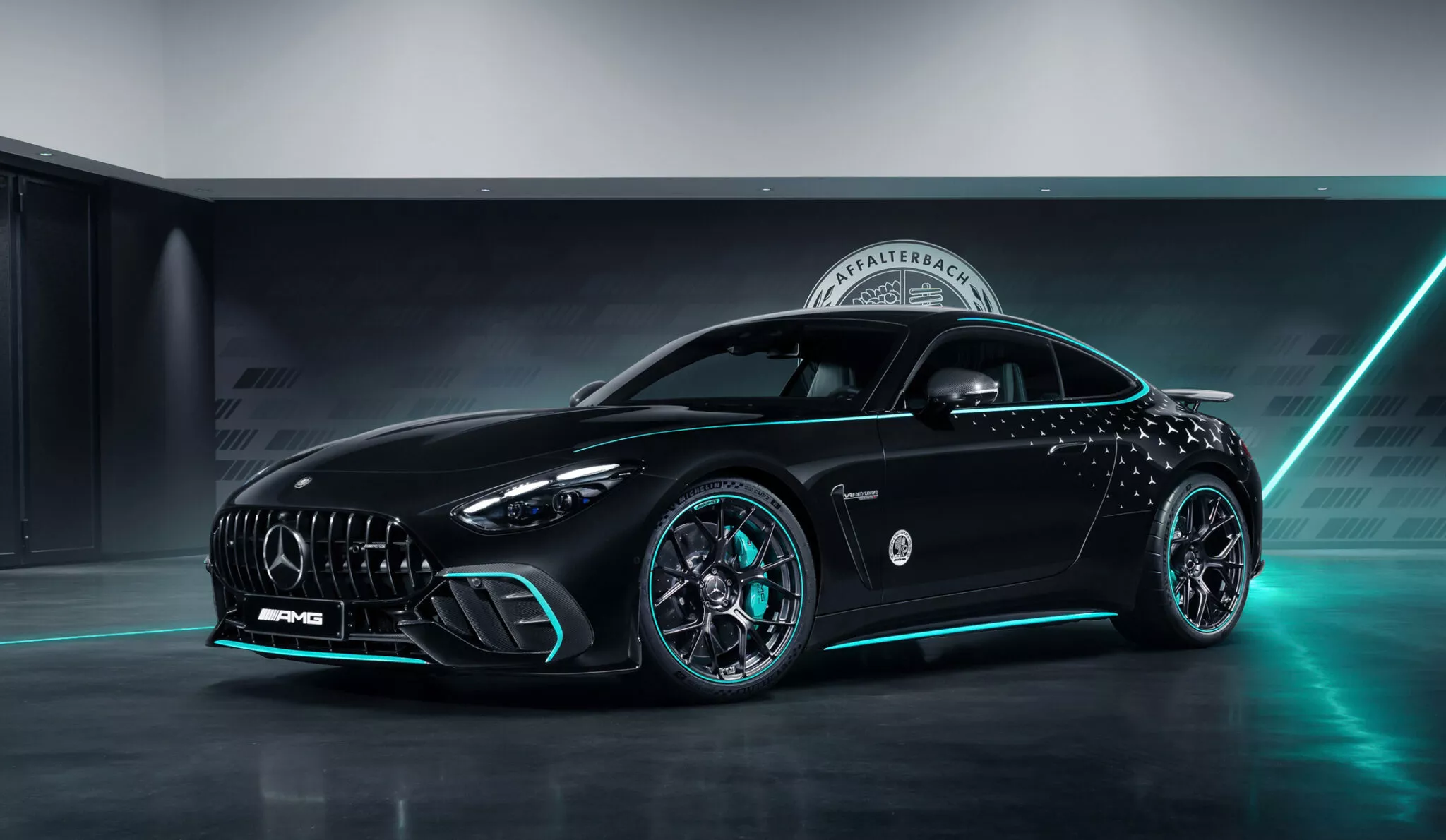 مرسيدس AMG GT تحصل على أحد أجمل وأجرأ إصدارات العلامة بتصميم مستوحى من فورمولا 1 مرسيدس AMG GT تحصل على أحد أجمل وأجرأ إصدارات العلامة بتصميم مستوحى من فورمولا 1 9