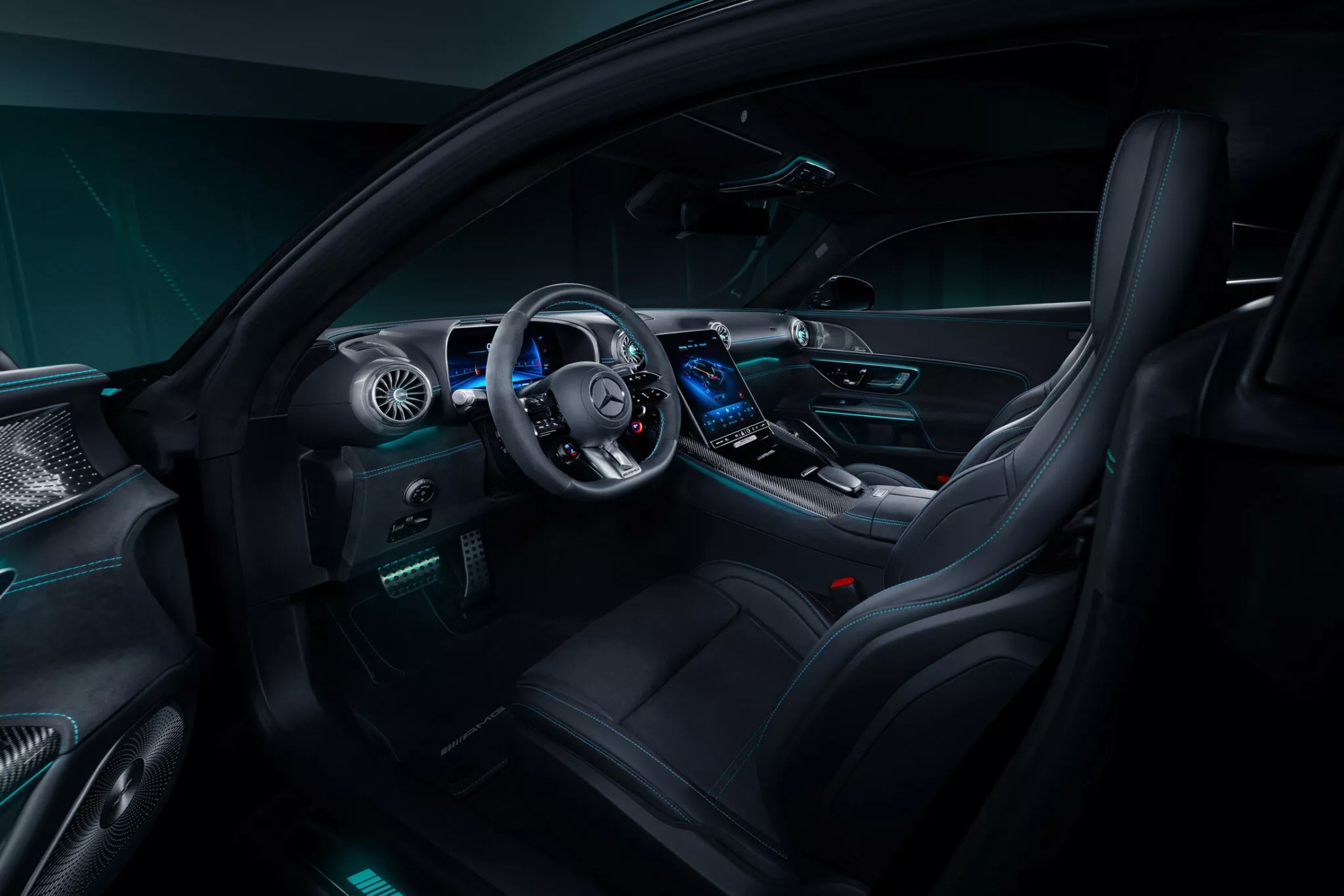 مرسيدس AMG GT تحصل على أحد أجمل وأجرأ إصدارات العلامة بتصميم مستوحى من فورمولا 1 مرسيدس AMG GT تحصل على أحد أجمل وأجرأ إصدارات العلامة بتصميم مستوحى من فورمولا 1 6