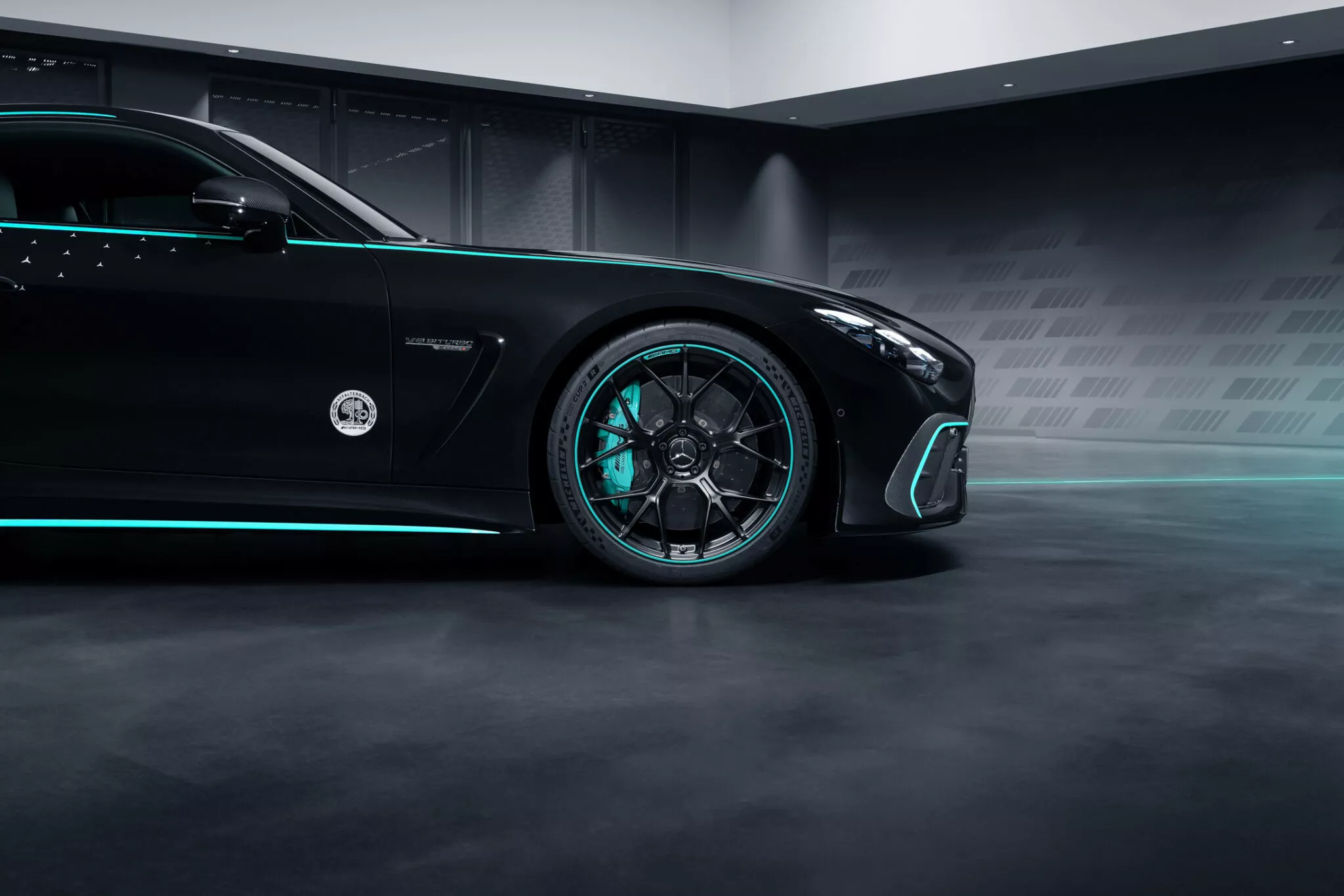 مرسيدس AMG GT تحصل على أحد أجمل وأجرأ إصدارات العلامة بتصميم مستوحى من فورمولا 1 مرسيدس AMG GT تحصل على أحد أجمل وأجرأ إصدارات العلامة بتصميم مستوحى من فورمولا 1 5