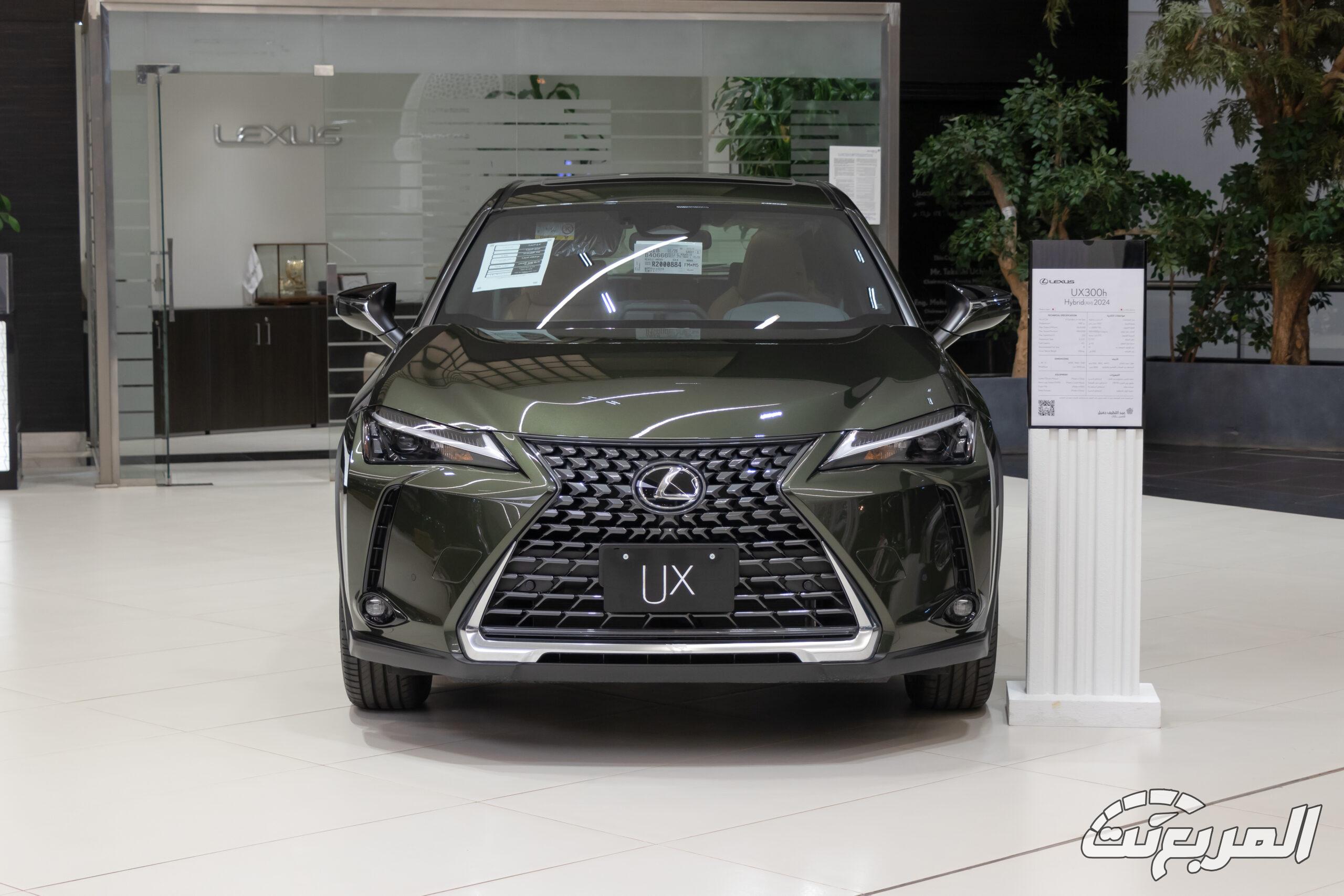 اسعار سيارات لكزس 2025 بكل فئاتها عند عبداللطيف جميل للسيارات صور لكزس UX موديل 2025 بجودة عالية من الداخل والخارج والألوان المتوفرة