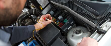 كيفية اكتشاف الأعطال الشائعة في نظام الكهرباء بالسيارة وكيفية إصلاحها كيفية اكتشاف الأعطال الشائعة في نظام الكهرباء بالسيارة وكيفية إصلاحها 12
