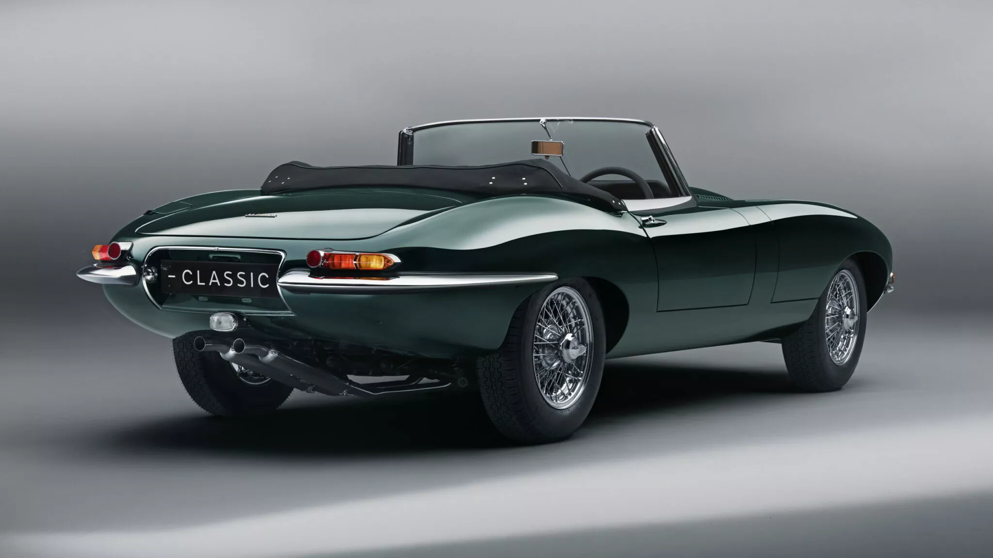 جاكوار E-Type الأسطورية تعود للحياة في إصدار عصري حصري للغاية جاكوار E-Type الأسطورية تعود للحياة في إصدار عصري حصري للغاية 16