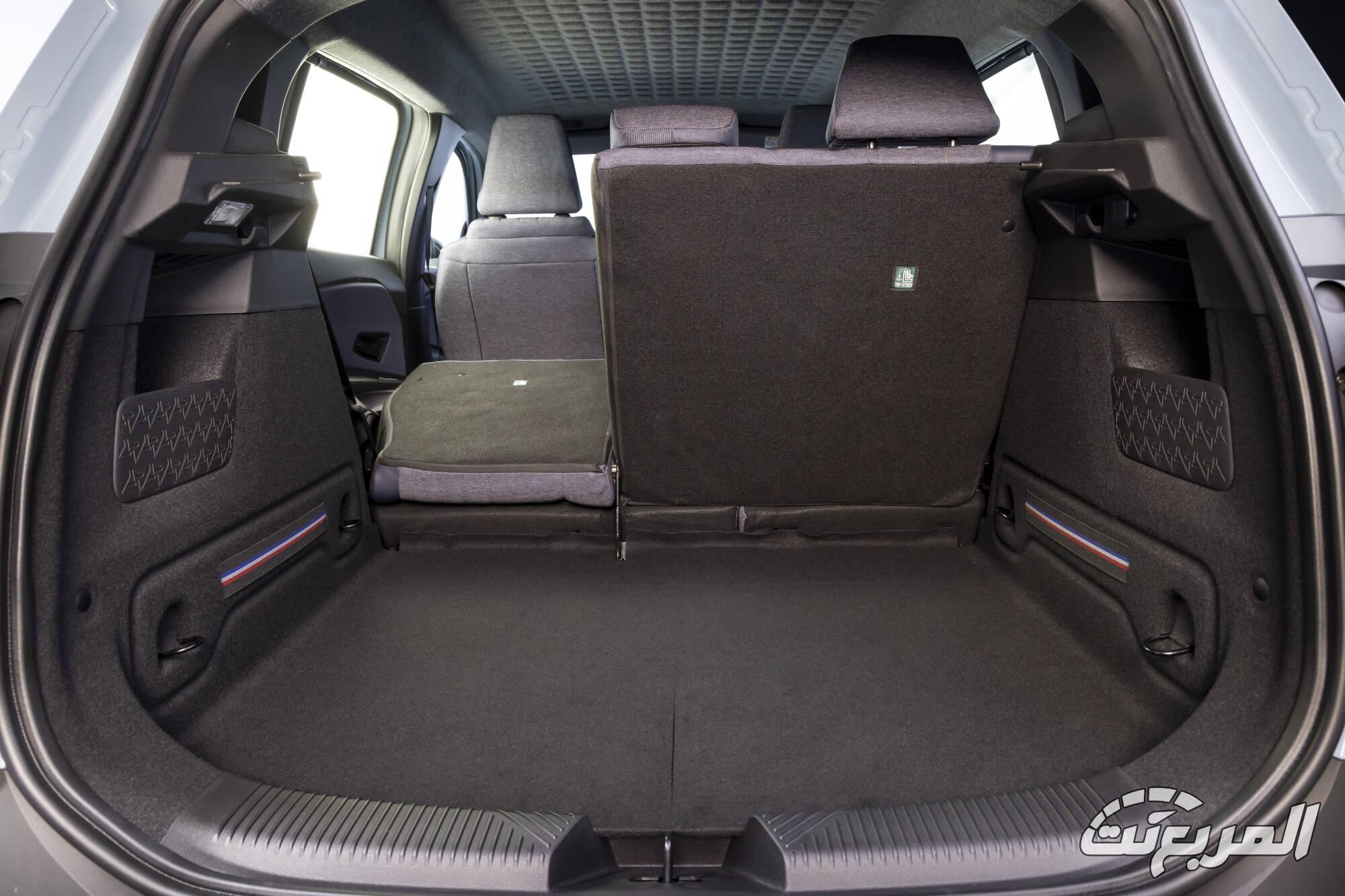 renault-r4-e-tech-techno-bleue-photo-11