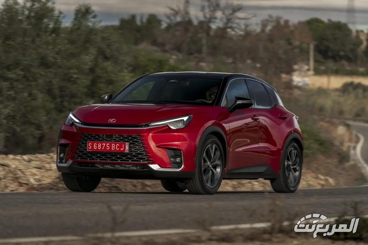 مواصفات لكزس LBX موديل 2025 بجميع الفئات والأسعار المتوفرة وأبرز العيوب والمميزات صور لكزس LBX موديل 2025 بجودة عالية من الداخل والخارج والألوان المتوفرة