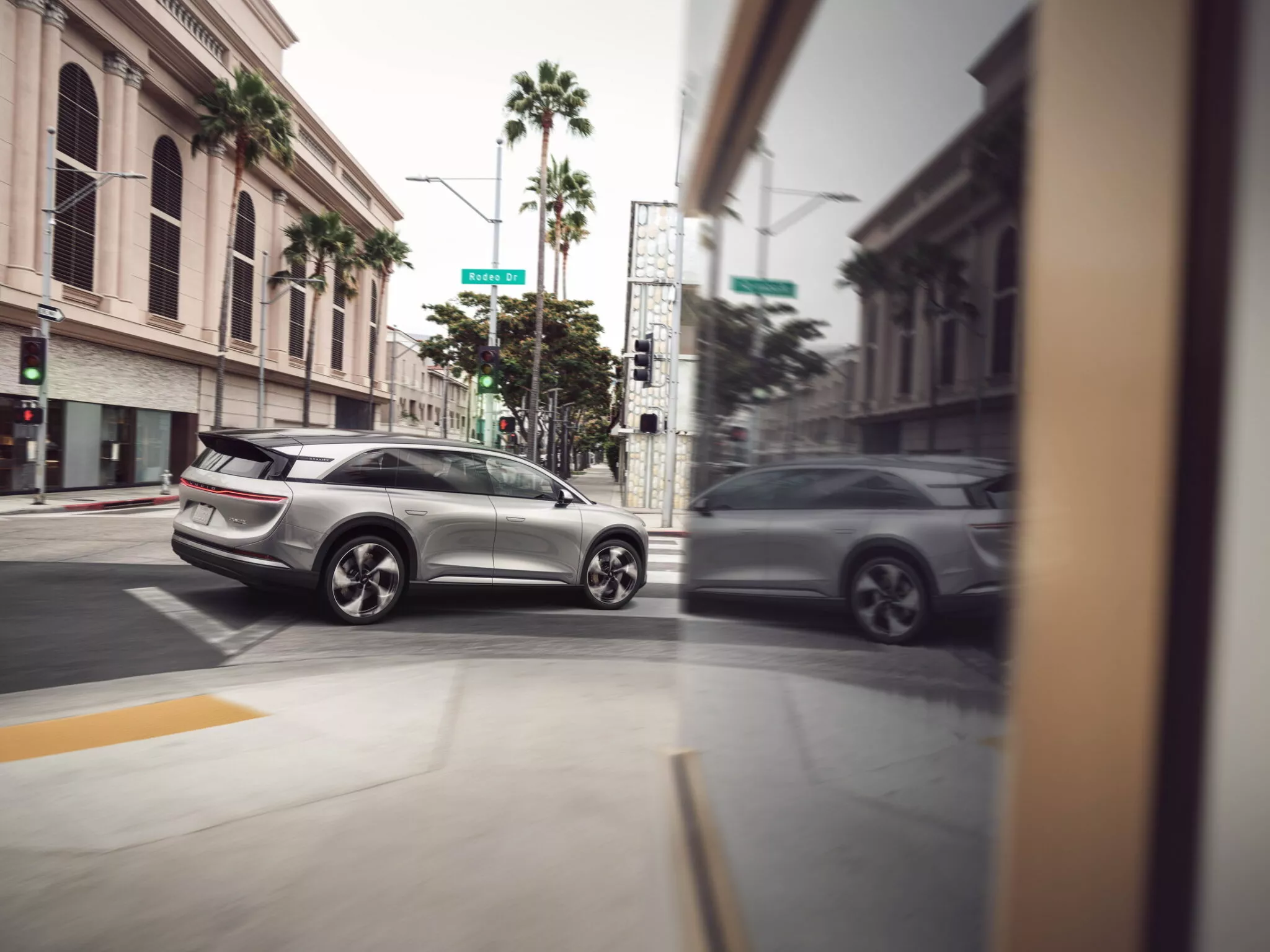 أسعار ومواصفات لوسيد جرافيتي SUV الفاخرة الجديدة كلياً أسعار ومواصفات لوسيد جرافيتي SUV الفاخرة الجديدة كلياً 16