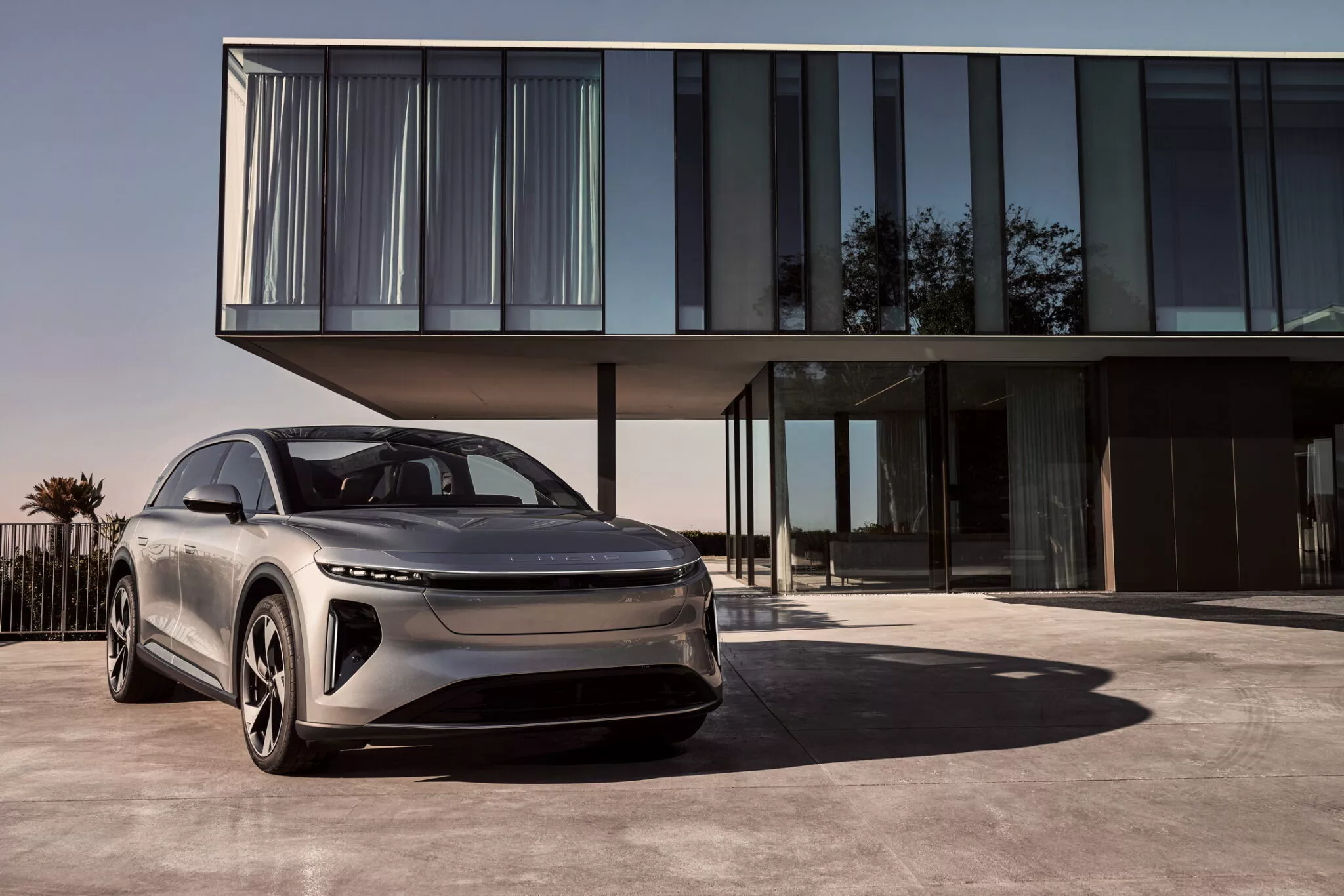 أسعار ومواصفات لوسيد جرافيتي SUV الفاخرة الجديدة كلياً أسعار ومواصفات لوسيد جرافيتي SUV الفاخرة الجديدة كلياً 10