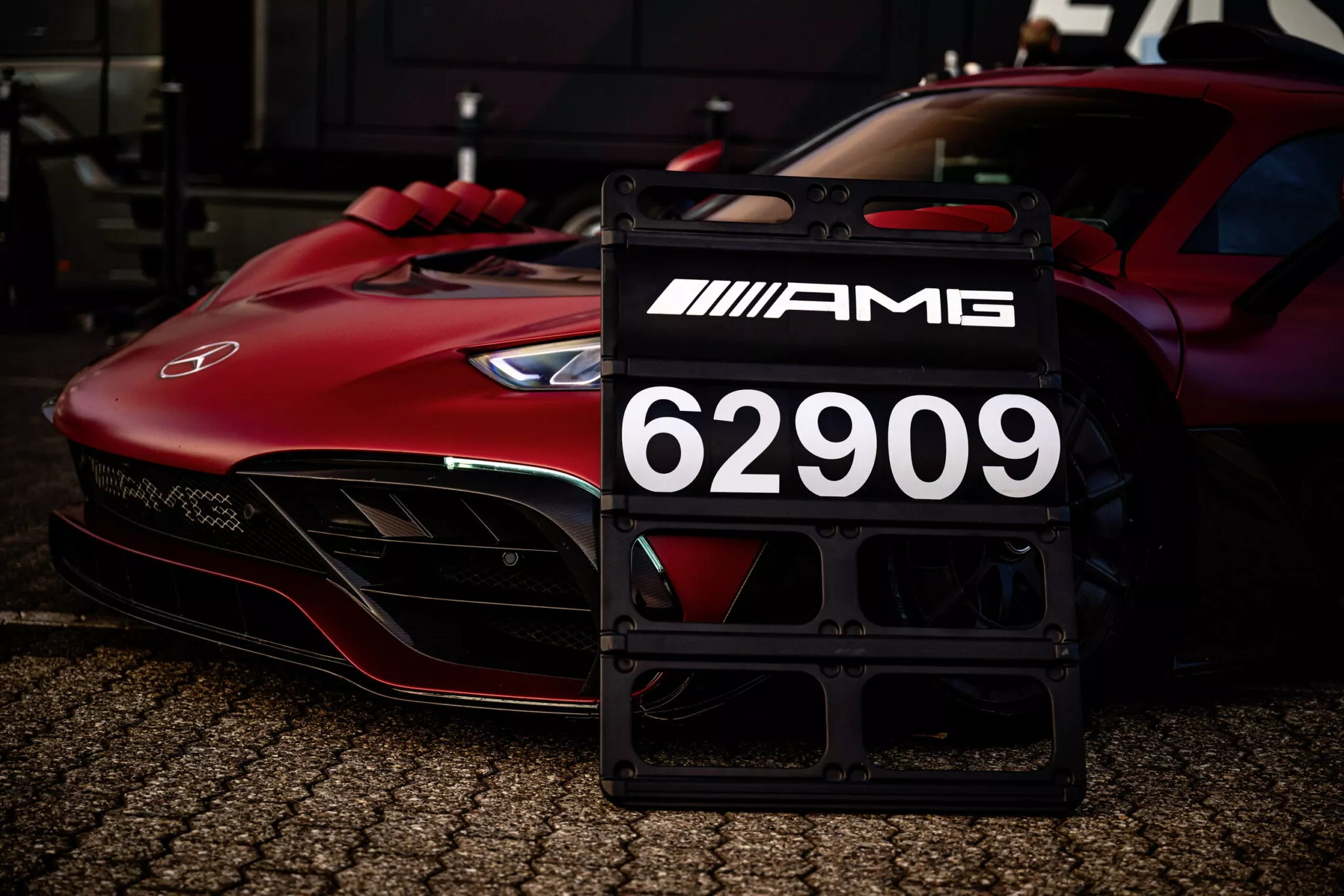مرسيدس AMG وان هايبركار تكسر أرقام السرعة القياسية مرة أخرى في حلبة نوربورغرينغ مرسيدس AMG وان هايبركار تكسر أرقام السرعة القياسية مرة أخرى في حلبة نوربورغرينغ 13