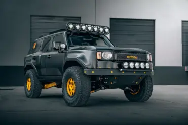 تويوتا برادو المعدلة لسباق باجا 500 تصل إلى معرض سيما تويوتا برادو المعدلة لسباق باجا 500 تصل إلى معرض سيما 1