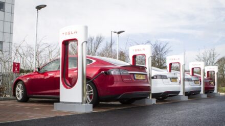 صناعة السيارات تتعرض لضغط وخسائر غير مسبوقة بسبب السيارات الكهربائية صناعة السيارات تتعرض لضغط وخسائر غير مسبوقة بسبب السيارات الكهربائية 8