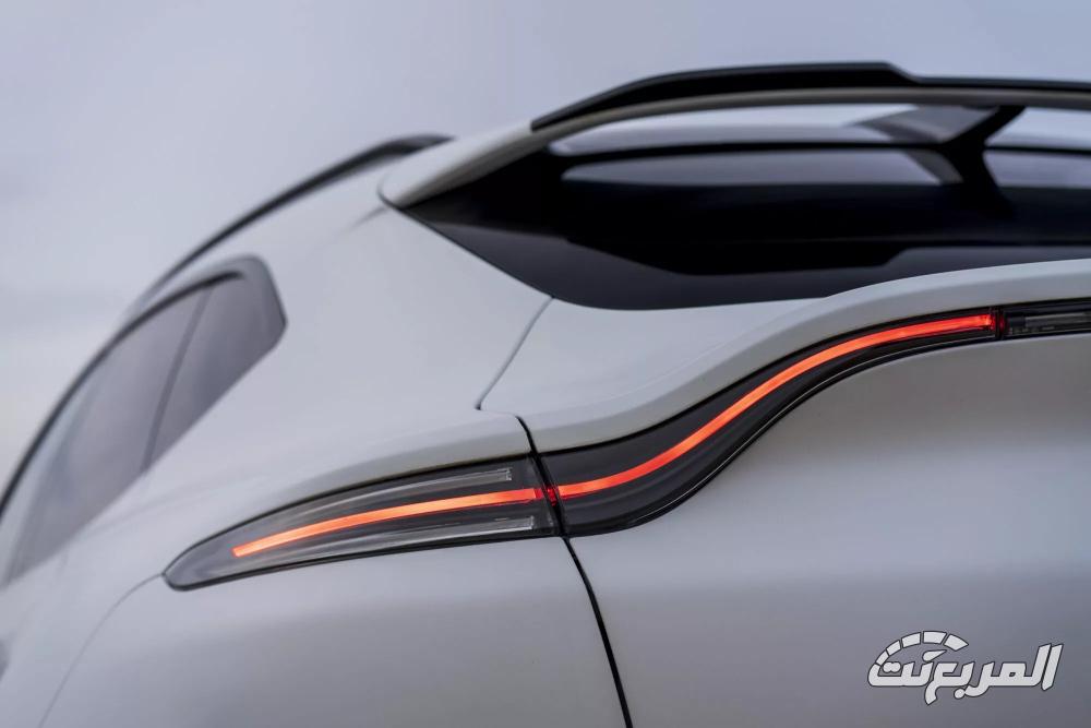 استون-مارتن-dbx707-المربع-نت-53