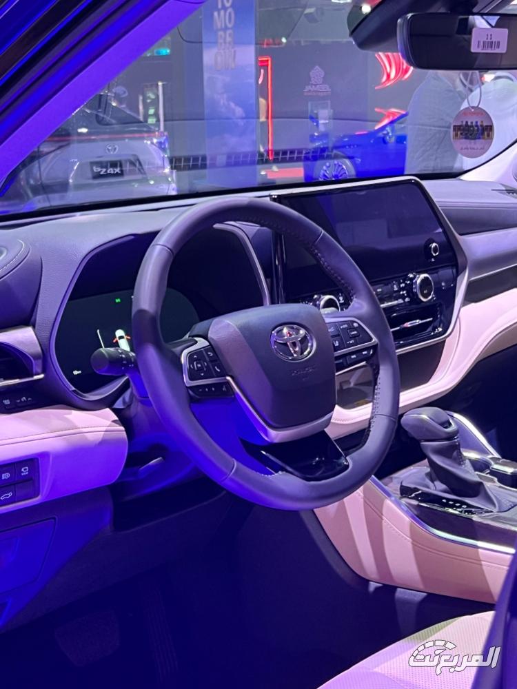 تويوتا-كامري-معرض-جدة-2024-المربع-نت-9