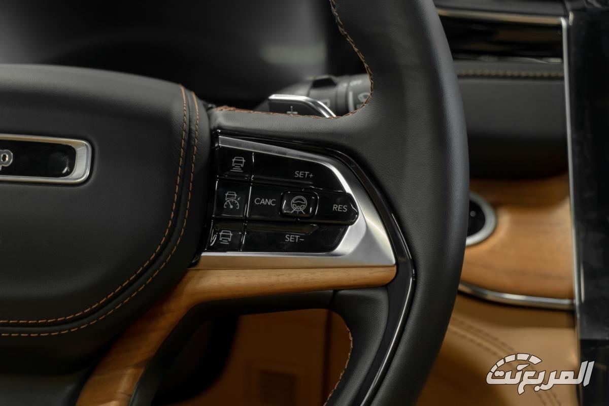 جيب-جراند-شيروكي-ساميت-ريزيرف-39