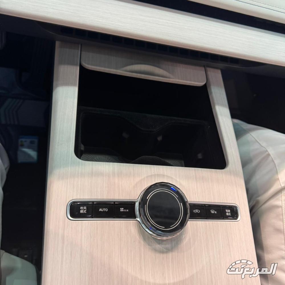 جيلي-e8-المربع-نت-23