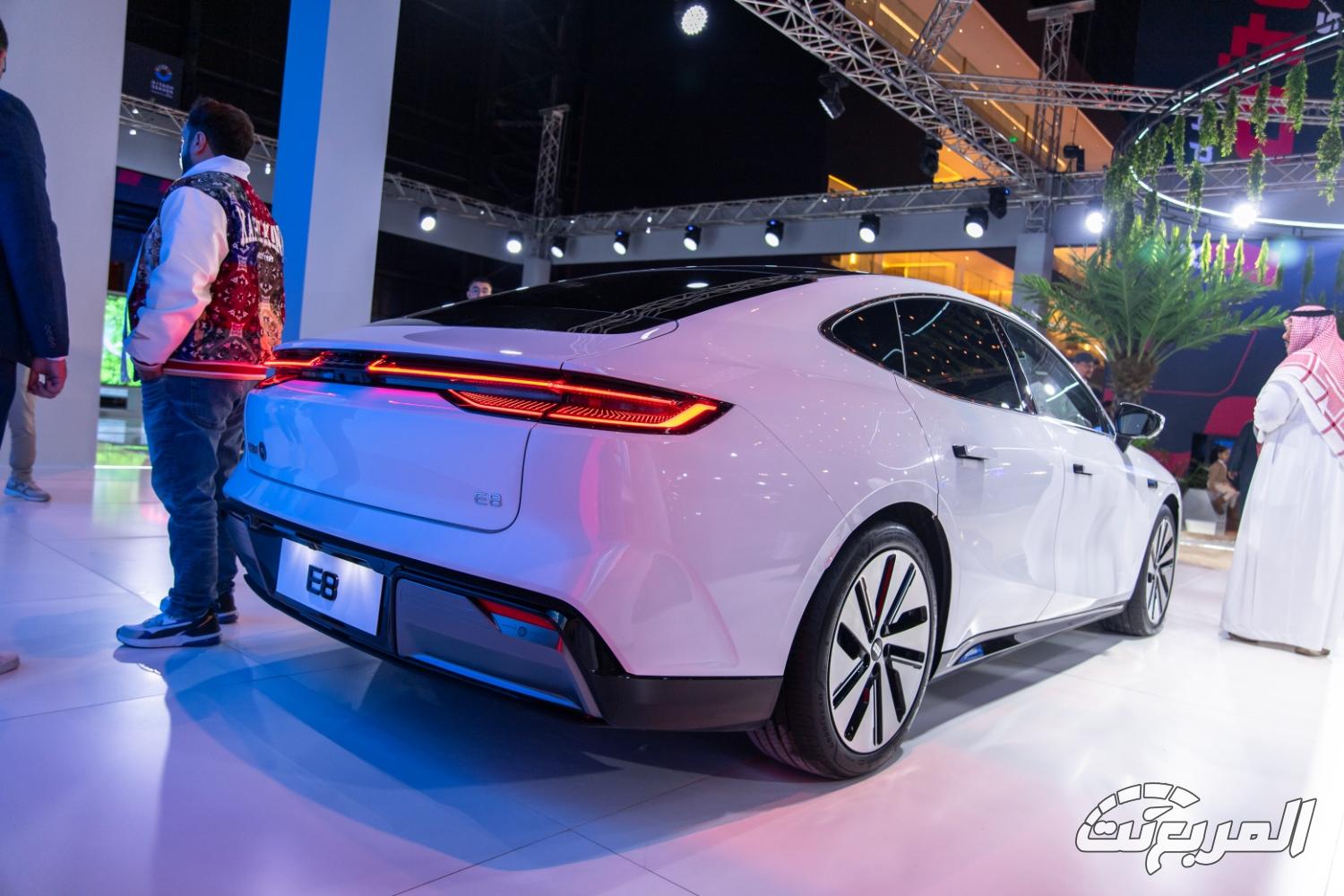 جيلي-e8-المربع-نت-3