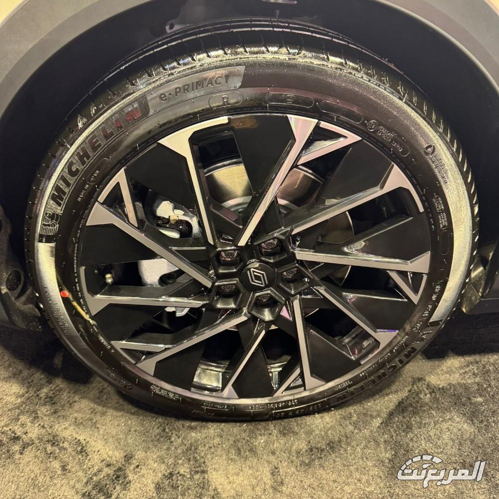 رينو-سينيك-المربع-نت-معرض-جدة-للسيارا-11