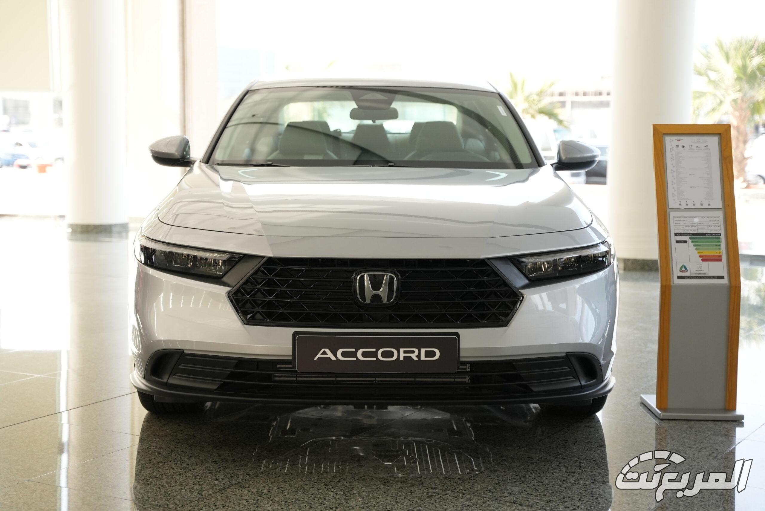 خمن اسم السيارة.. تحدي السيارات الكبير بين عزوز وبدر هوندا أكورد 2025 بجميع المواصفات والفئات والأسعار المتوفرة وأبرز العيوب والمميزات