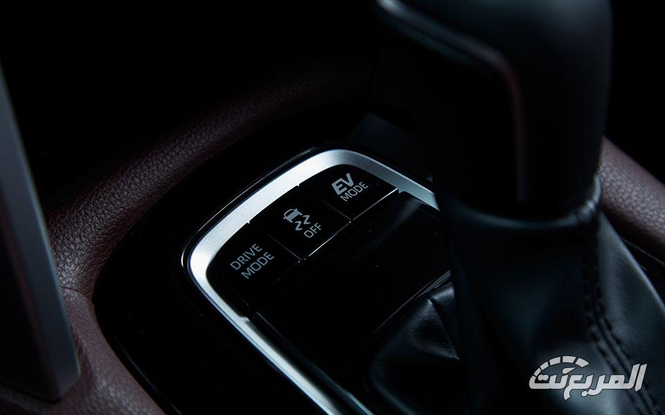 تويوتا-كورولا-كروس-2025-16