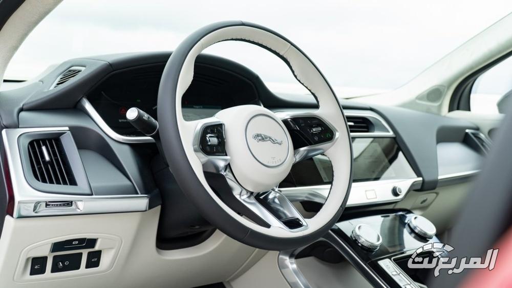 جاكوار-i-pace-2024-34