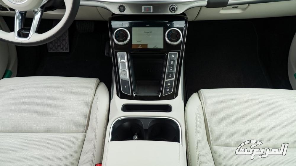 جاكوار-i-pace-2024-42