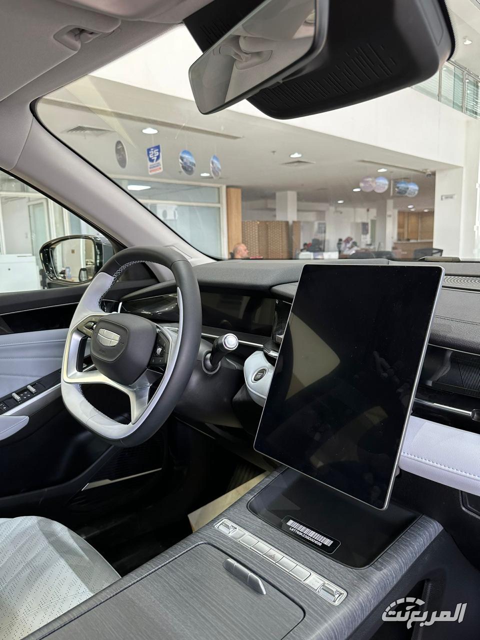 فئات وأسعار جيلي بريفيس 2025 في السعودية.. هل تستحق الشراء؟ كم سعر جيلي بريفيس 2025 في السعودية؟ مع عرض الفئات والتجهيزات (بالصور)