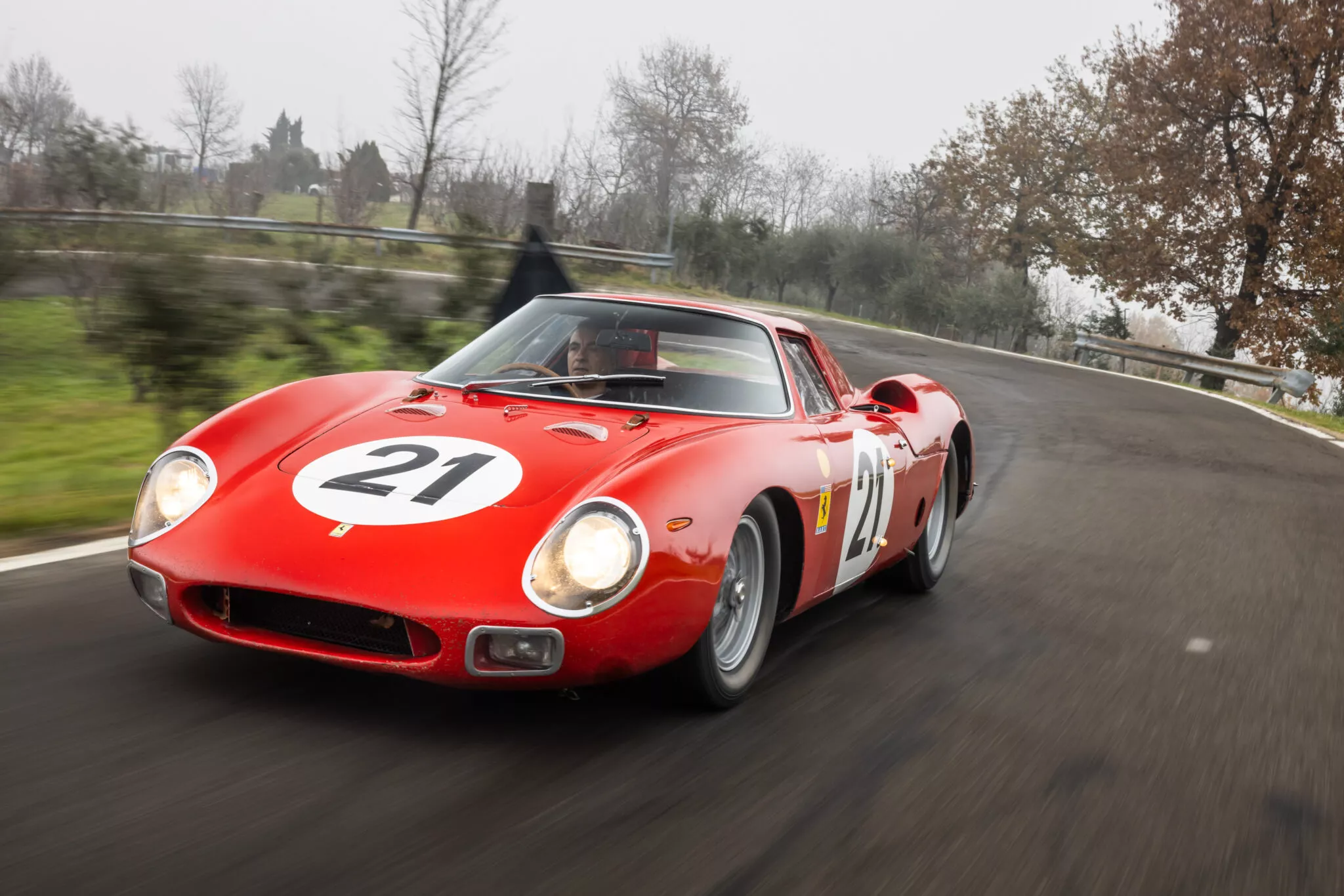 سيارة فيراري 250 LM بالغة الندرة معروضة في مزاد بسعر 100 مليون ريال!