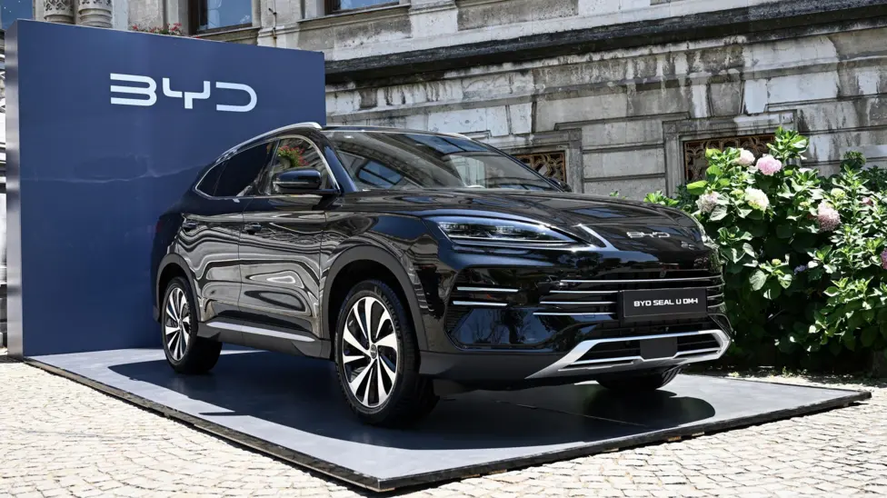 بي واي دي تتجاوز فورد وهوندا لتكون سادس أكبر شركة سيارات في العالم