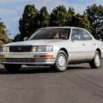 تاريخ لكزس: كيف غيّرت لكزس LS400 قواعد اللعبة في عالم السيارات الفاخرة تاريخ لكزس