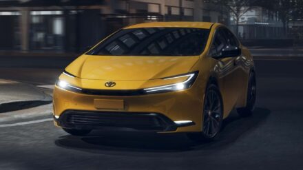 تويوتا بريوس 2025 تنطلق في السوق الأمريكي بتحديثات جمالية وسعر يعادل 110,000 ريال تويوتا بريوس 2025 تنطلق في السوق الأمريكي بتحديثات جمالية وسعر يعادل 110,000 ريال