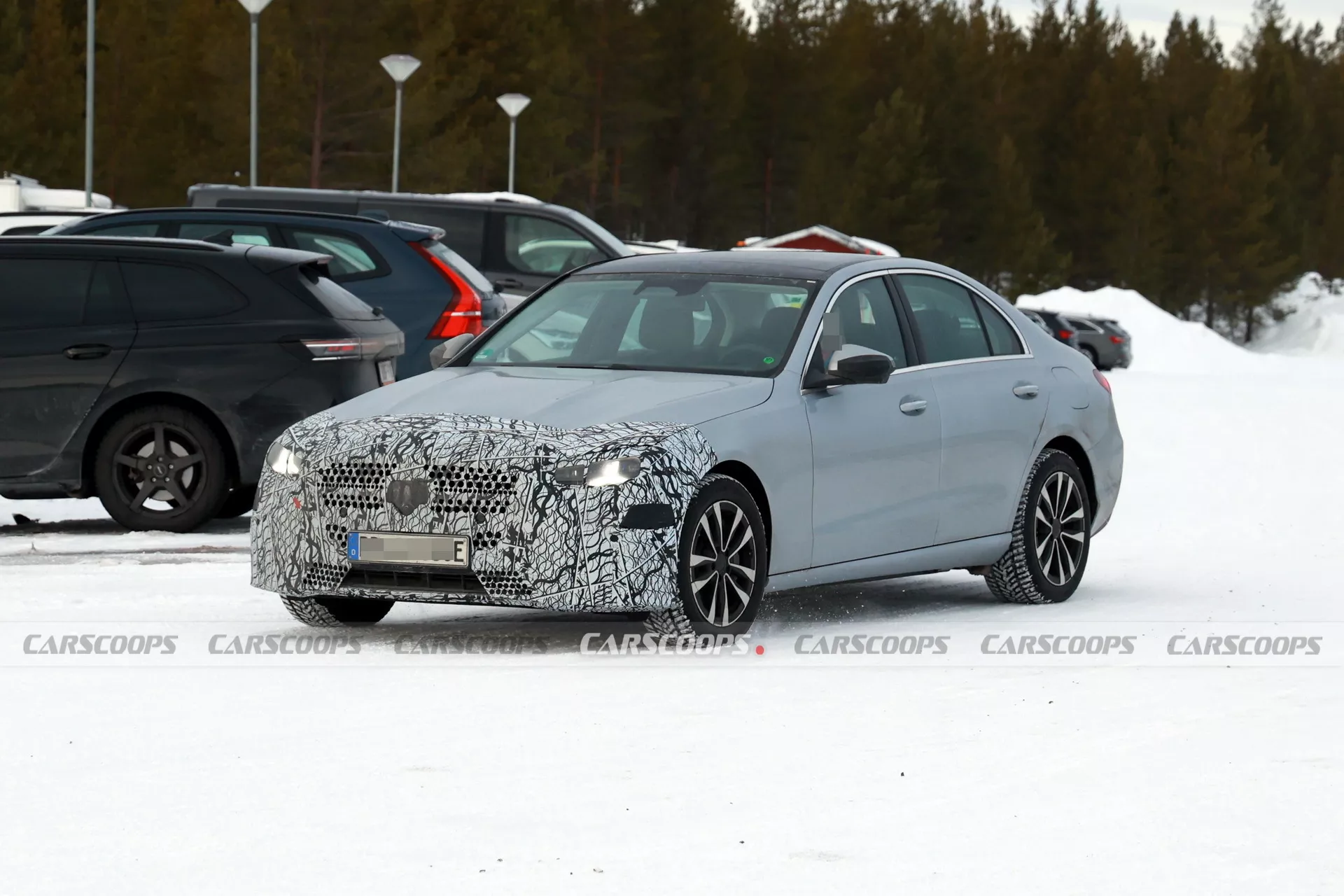 مرسيدس سي كلاس 2026 فيس ليفت تظهر أثناء اختبارها بتحديثات جمالية