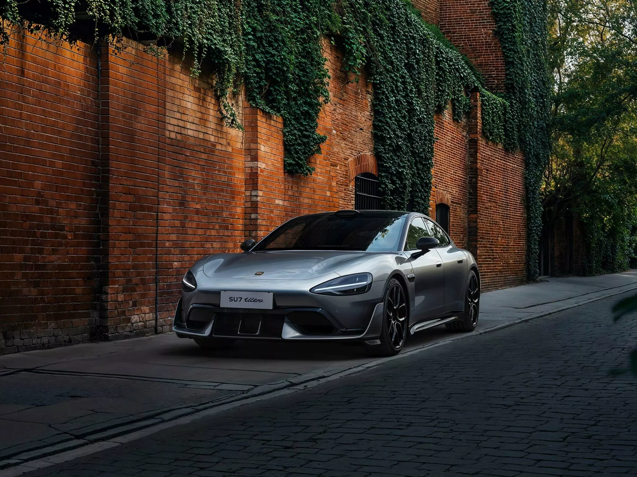 شاومي تفاجئ المنافسين بطرح SU7 Ultra، أقوى سيدان في العالم، بسعر أرخص بـ 33% من المعلن عنه مسبقاً!