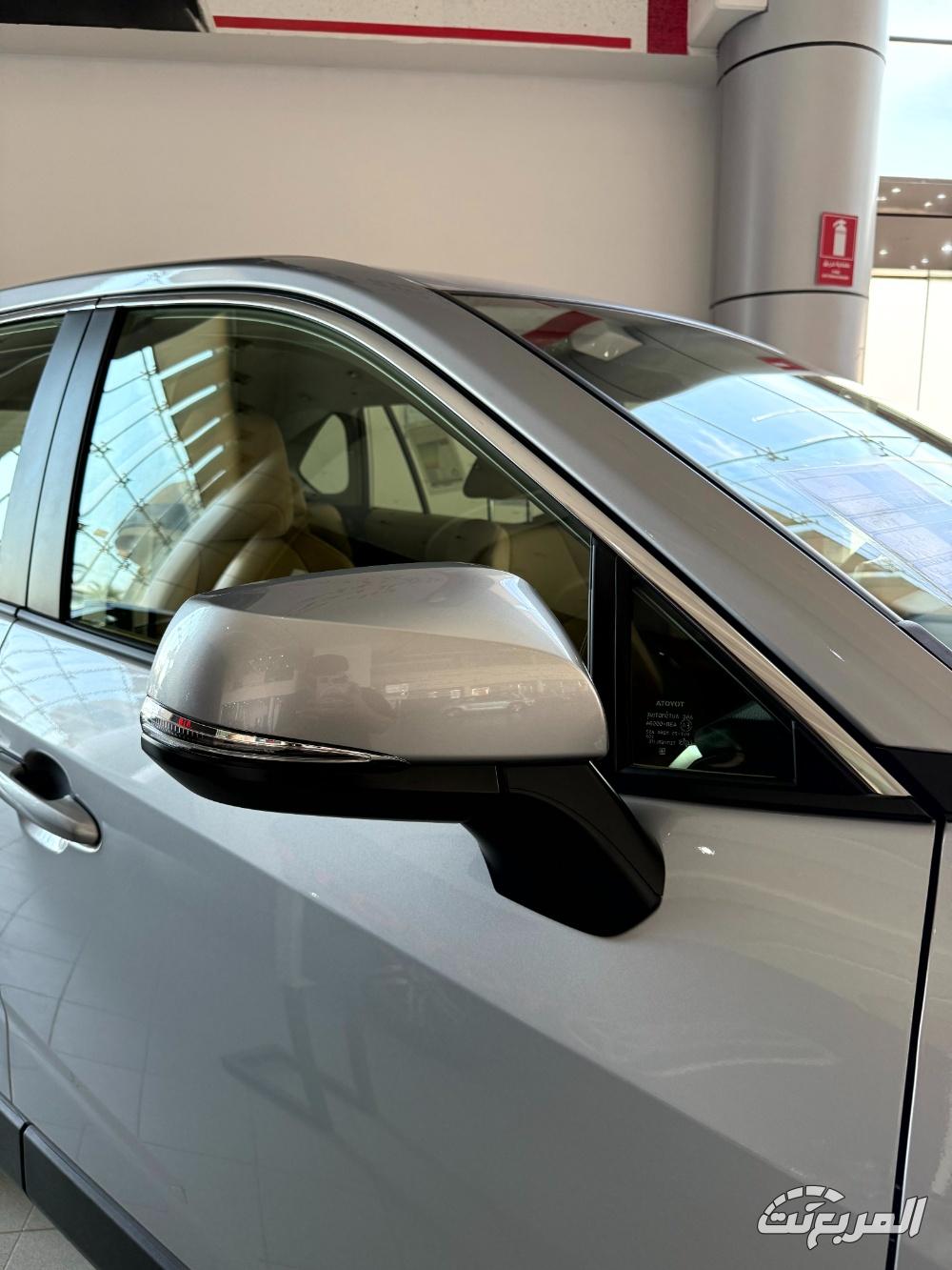 تويوتا-راف-4-المربع-نت-4-3