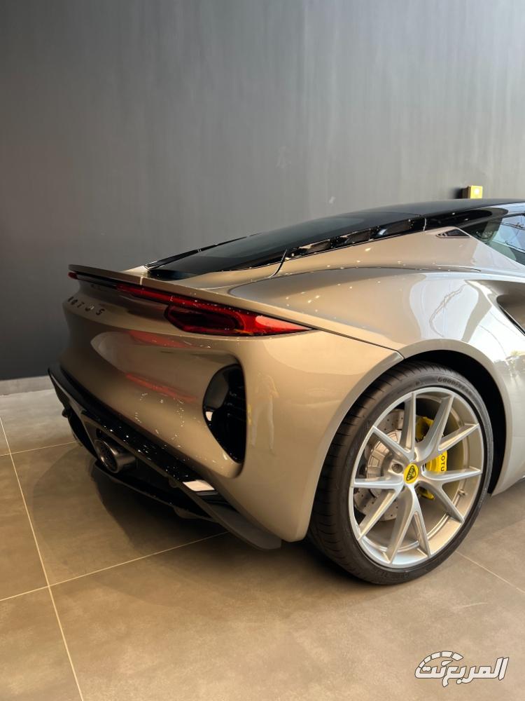 لوتس-اميرا-12