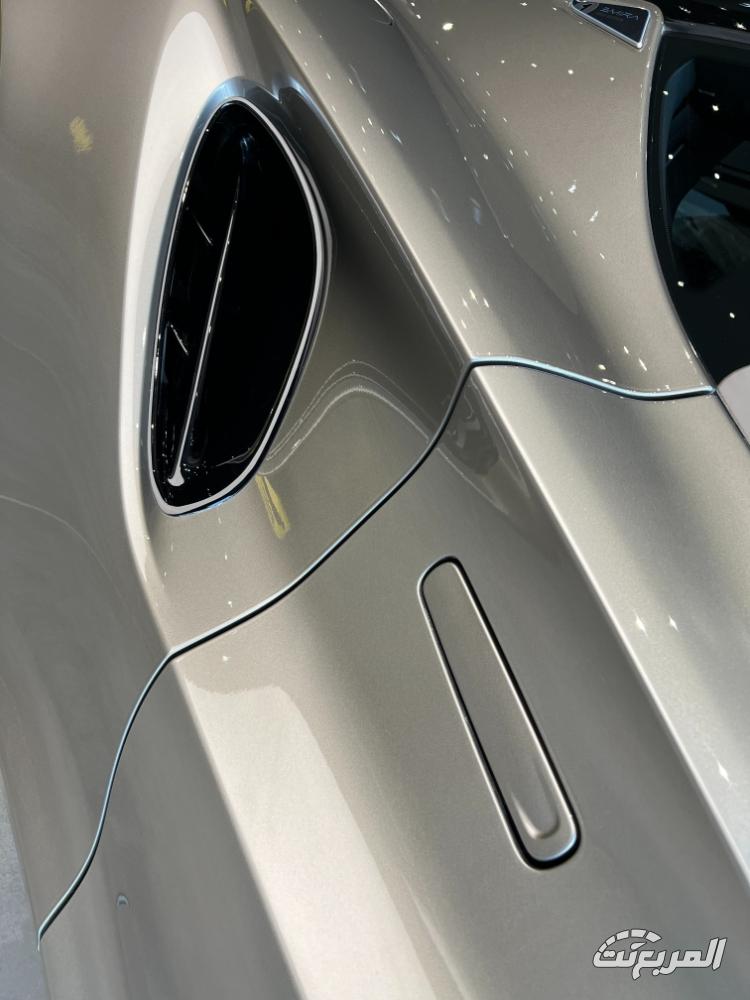 لوتس-اميرا-19