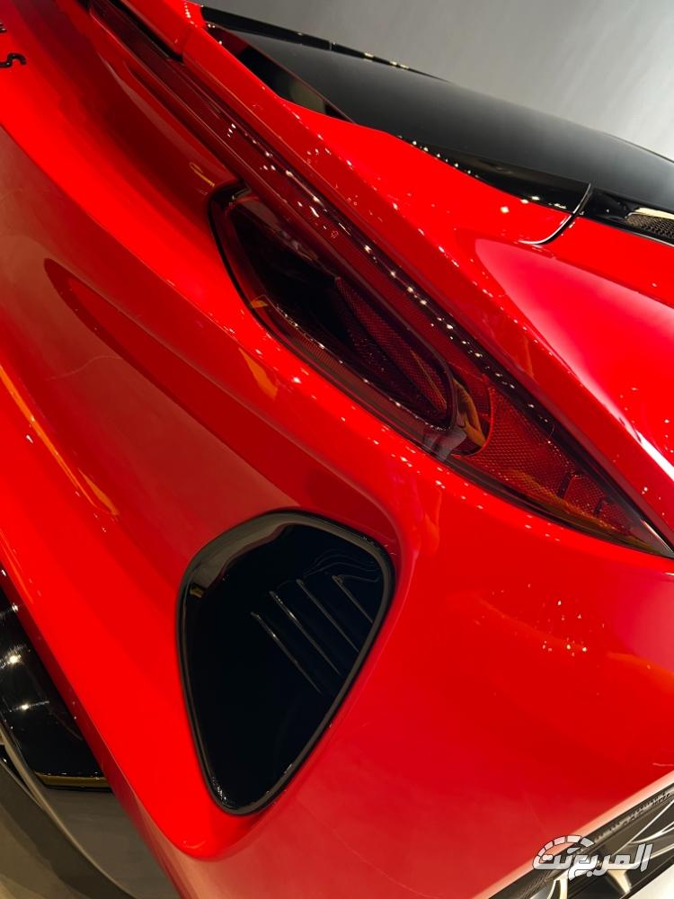 لوتس-اميرا-25