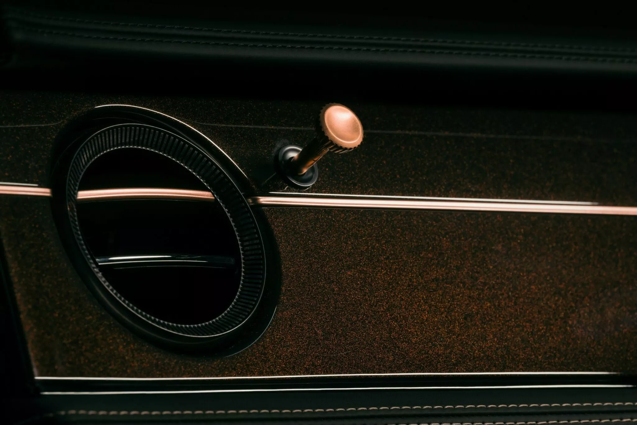 بنتلي تكشف عن آخر نسخة باتور حصرية بزخرفات ذهبية خاصة وسعر يتجاوز 8 مليون ريال بنتلي تكشف عن آخر نسخة باتور حصرية بزخرفات ذهبية خاصة وسعر يتجاوز 8 مليون ريال 13