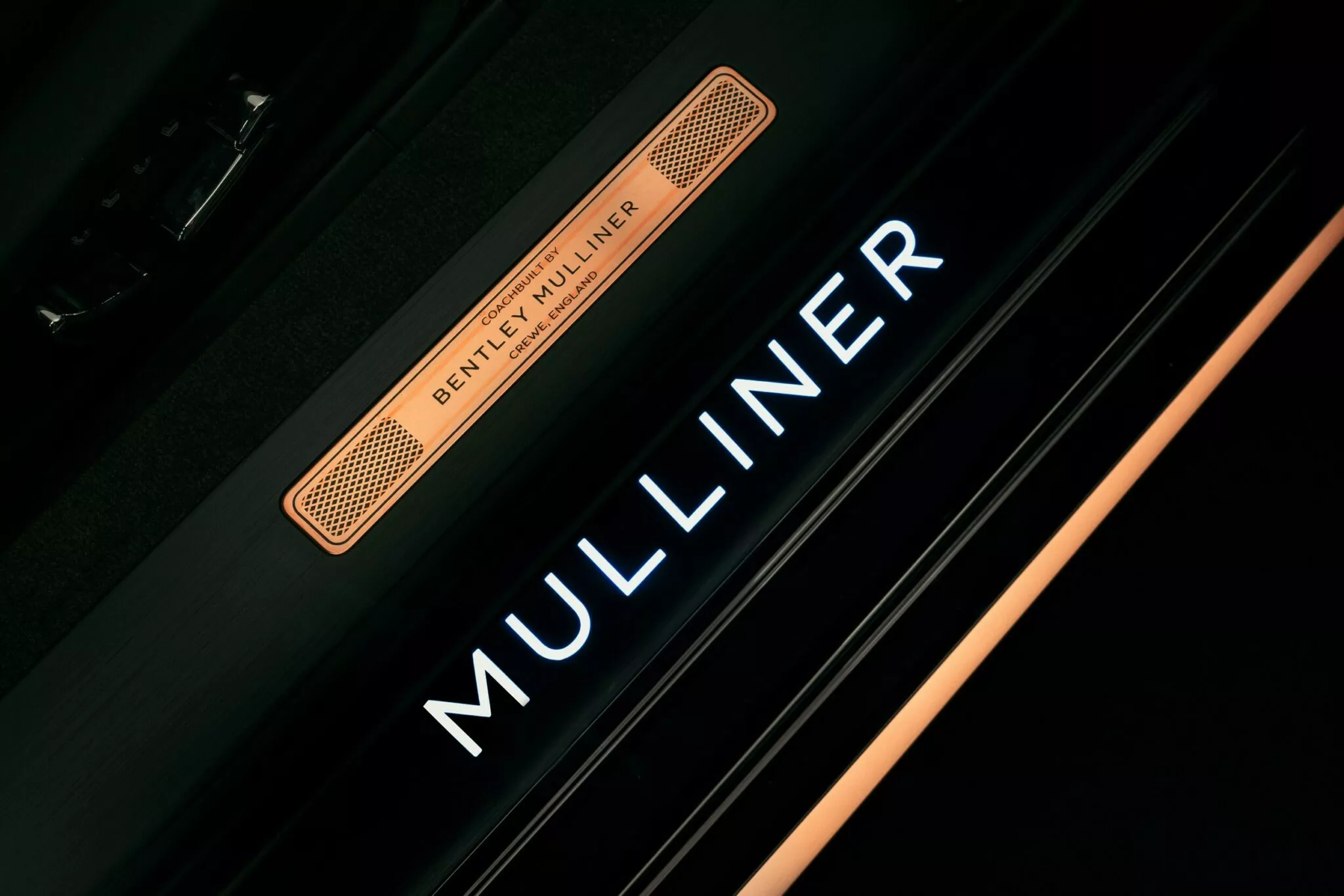 بنتلي تكشف عن آخر نسخة باتور حصرية بزخرفات ذهبية خاصة وسعر يتجاوز 8 مليون ريال بنتلي تكشف عن آخر نسخة باتور حصرية بزخرفات ذهبية خاصة وسعر يتجاوز 8 مليون ريال 17