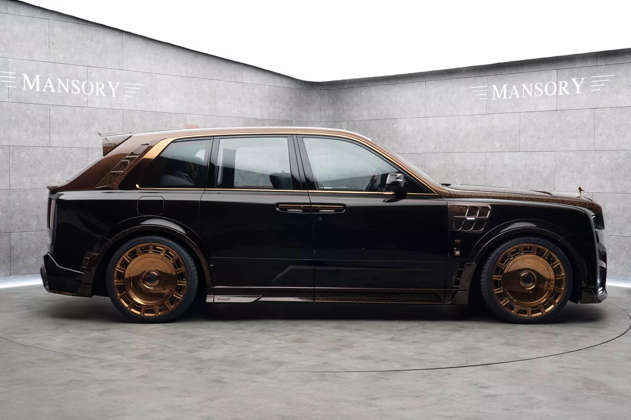 رولزرويس كولينان 2025 تحصل على إصدار بديع من منصوري بزخرفات عربية للشرق الأوسط رولزرويس كولينان 2025 تحصل على إصدار بديع من منصوري بزخرفات عربية للشرق الأوسط 3