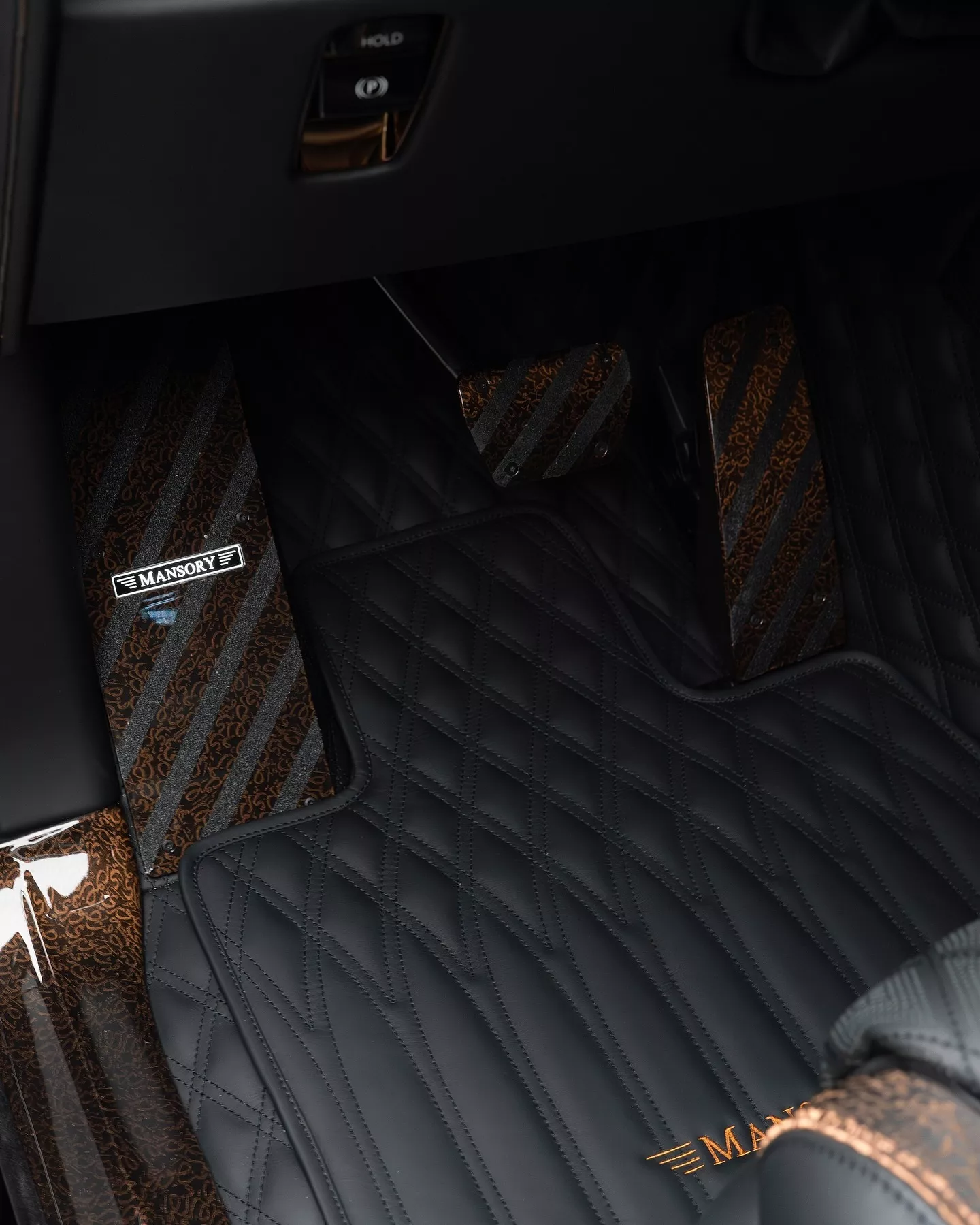 رولزرويس كولينان 2025 تحصل على إصدار بديع من منصوري بزخرفات عربية للشرق الأوسط رولزرويس كولينان 2025 تحصل على إصدار بديع من منصوري بزخرفات عربية للشرق الأوسط 20