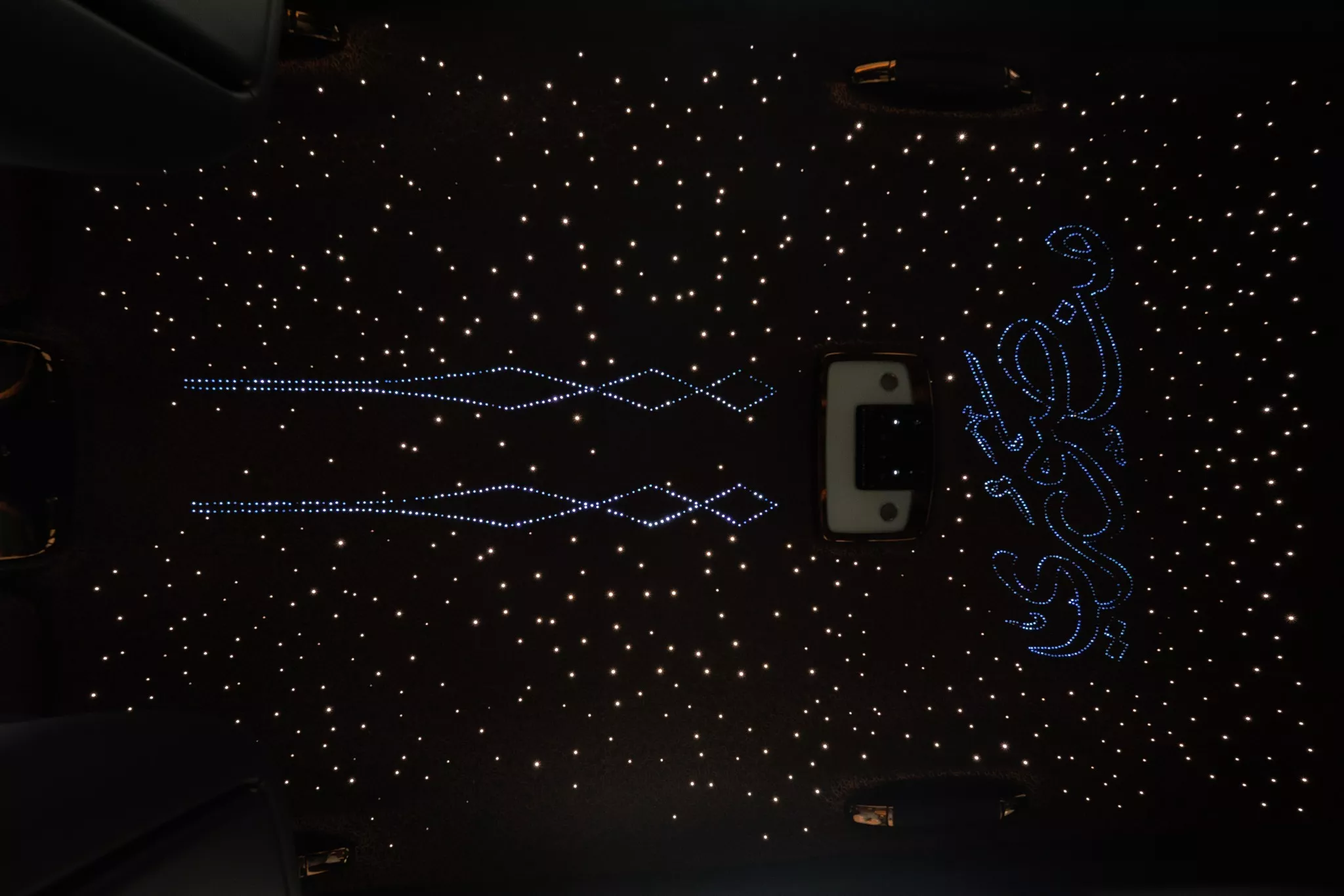 رولزرويس كولينان 2025 تحصل على إصدار بديع من منصوري بزخرفات عربية للشرق الأوسط رولزرويس كولينان 2025 تحصل على إصدار بديع من منصوري بزخرفات عربية للشرق الأوسط 8