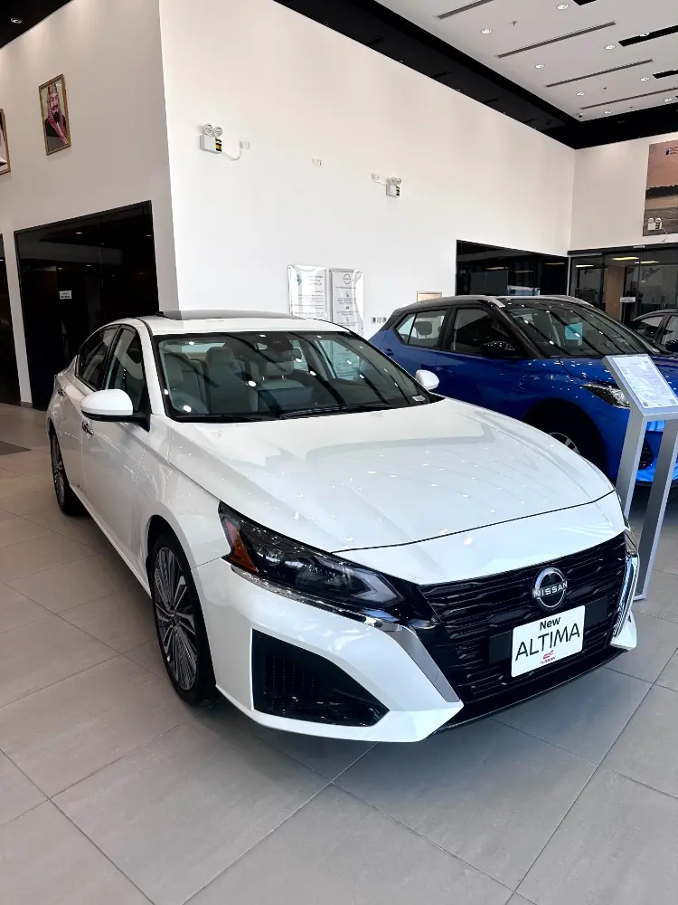 سعر نيسان ألتيما 2025 مع الفئات وابرز المواصفات والتجهيزات التقنية سعر نيسان ألتيما 2025 47