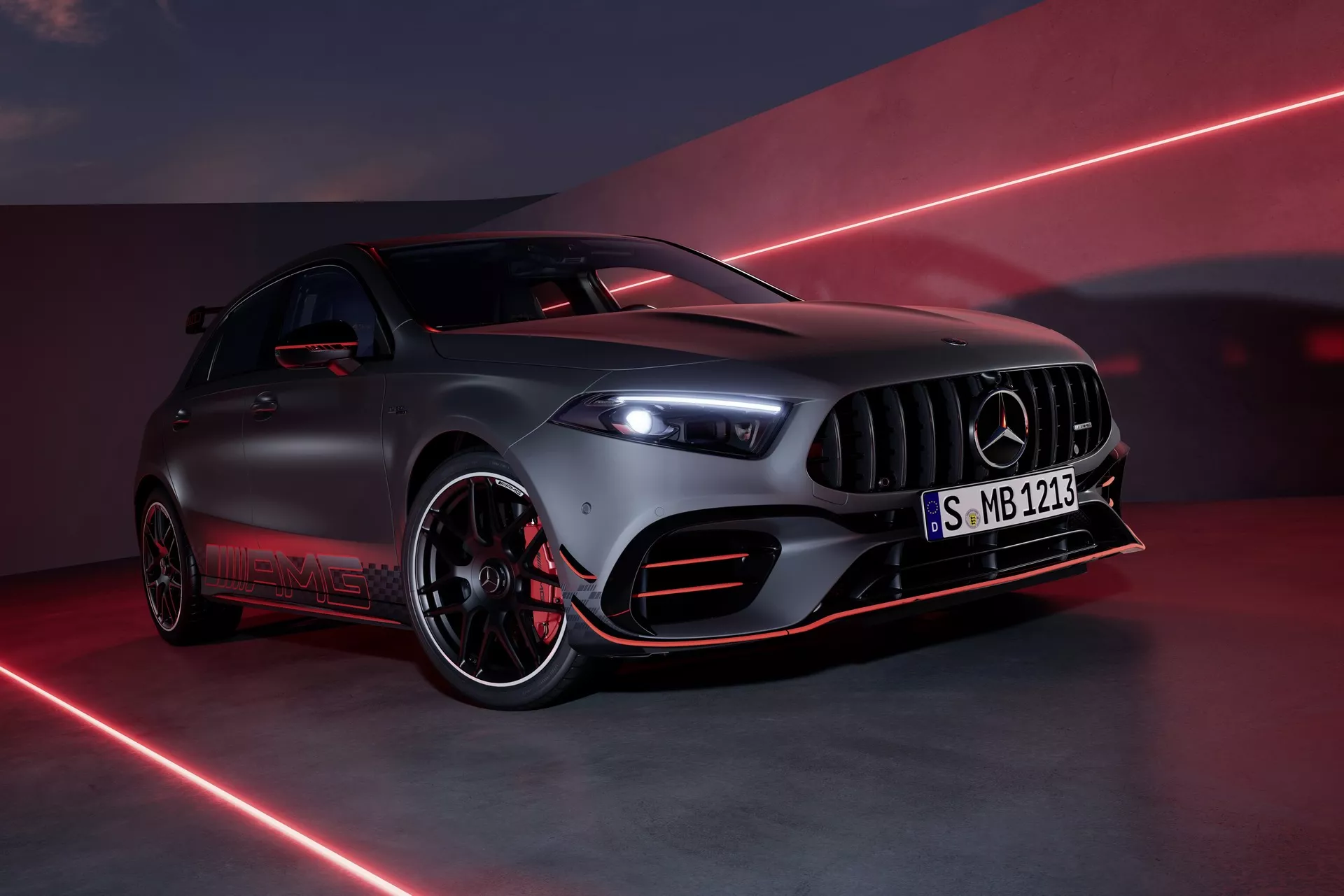 أخبار السيارات في أسبوع: كارلوس غصن يرى أن إيلون ماسك قادر على إنقاذ نيسان وخطط لطرح رينو 5 تيربو 3E الجديدة في الشرق الأوسط أخبار السيارات في أسبوع: كارلوس غصن يرى أن إيلون ماسك قادر على إنقاذ نيسان وخطط لطرح رينو 5 تيربو 3E الجديدة في الشرق الأوسط 13