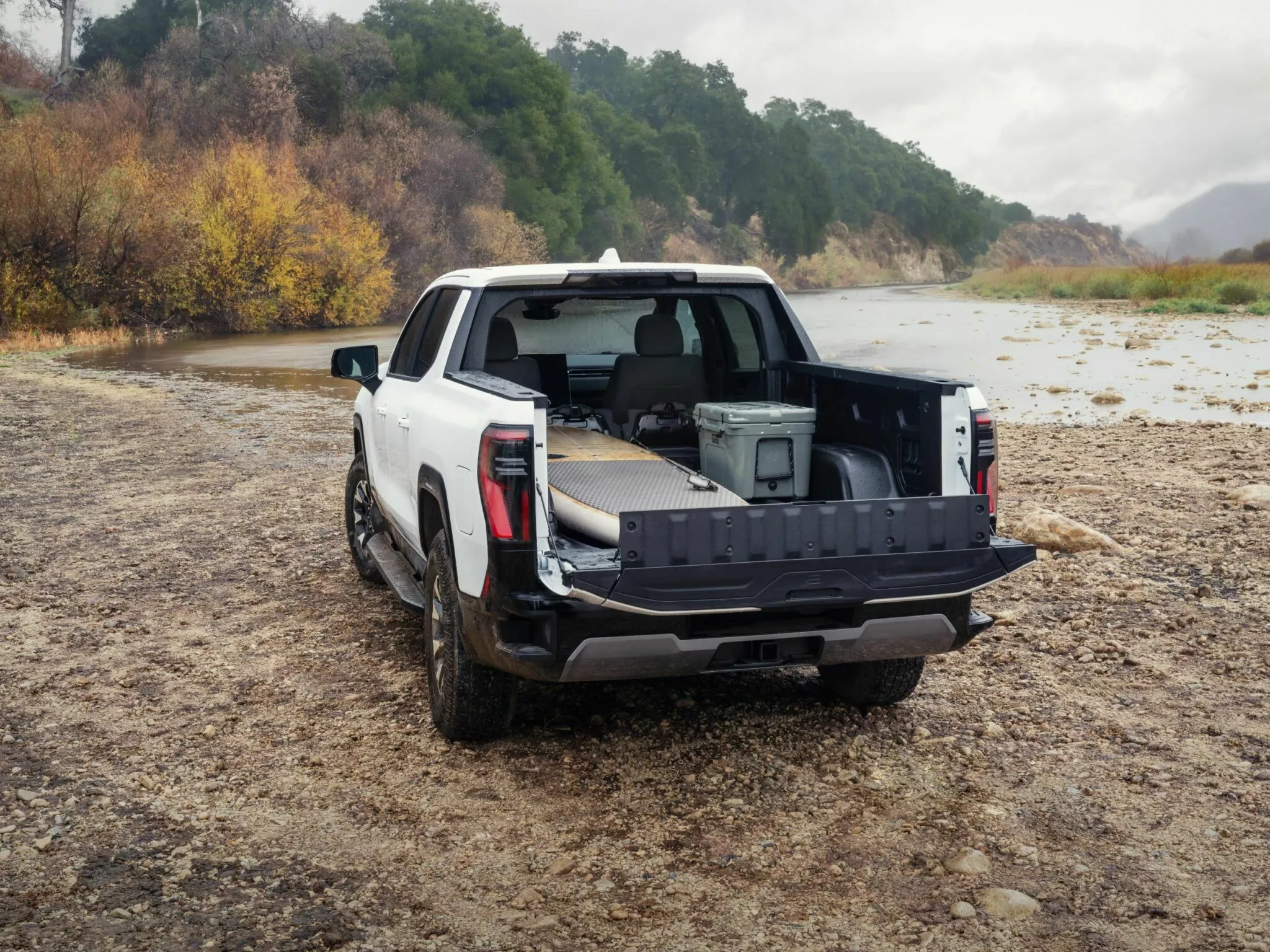 جي ام سي تعلن عن تخفيضات واسعة لأسعار سييرا 2026 الكهربائية مع انطلاق فئات جديدة جي ام سي تعلن عن تخفيضات واسعة لأسعار سييرا 2026 الكهربائية مع انطلاق فئات جديدة 7