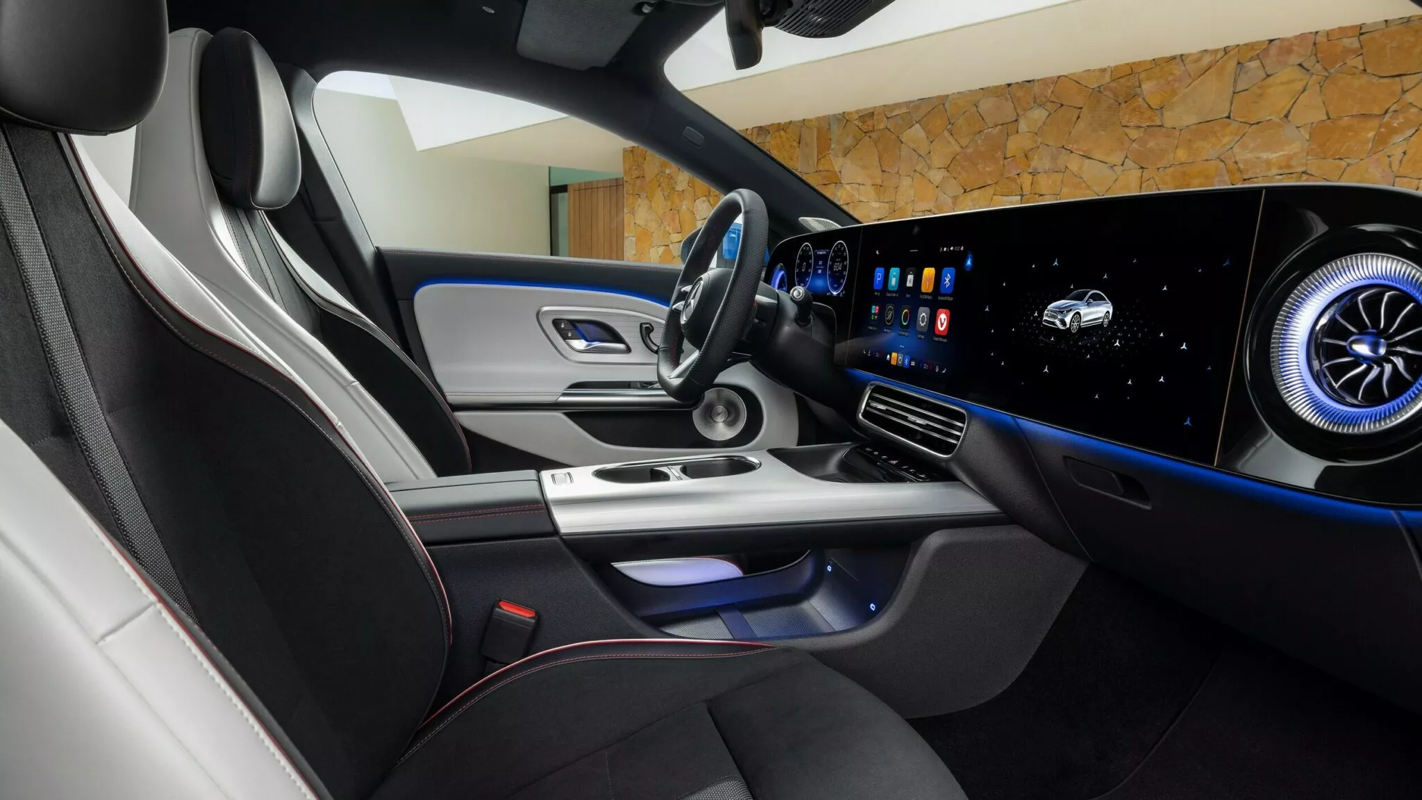 مرسيدس CLA 2026 الجيل الجديد كلياً ينطلق بتصميم انسيابي وداخلية عصرية مليئة بالشاشات مرسيدس CLA 2026 الجيل الجديد كلياً ينطلق بتصميم انسيابي وداخلية عصرية مليئة بالشاشات 9