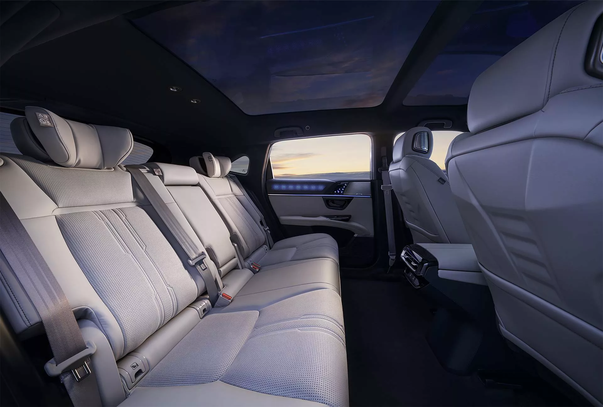 هوندا تطرح سيارة S7 SUV الكهربائية الجديدة كلياً في الصين بقوة قصوى 469 حصان هوندا تطرح سيارة S7 SUV الكهربائية الجديدة كلياً في الصين بقوة قصوى 469 حصان 6