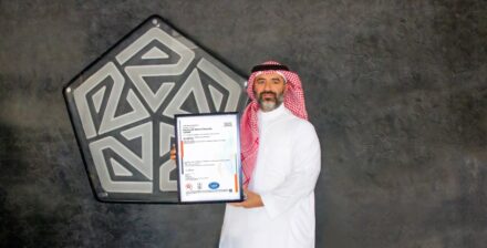 عبداللطيف جميل للسيارات تحصل على شهادة بيئية مرموقة تويوتا عبداللطيف جميل للسيارات تحصل على شهادة بيئة مرموقة المربع نت