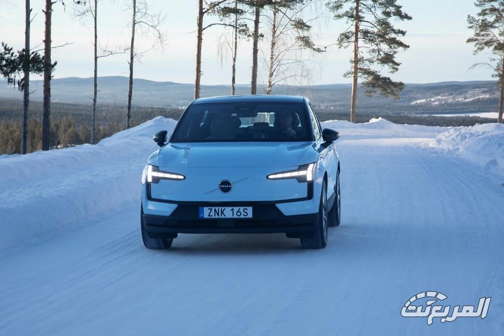 فولفو-ex30-المربع-نت-1